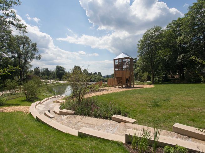 Teuschnitz_Spielplatz_Wasserlauf-Feldrapp.jpg